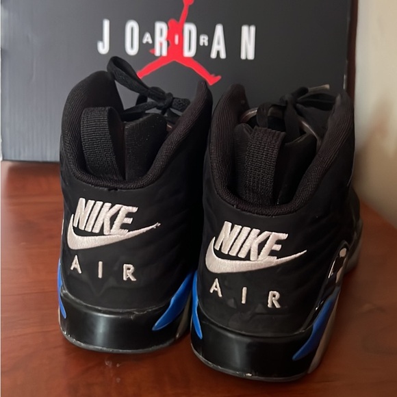Nike Air Jordan Shoes Women Size 7 $165 or best offer - Picture 4 of 5